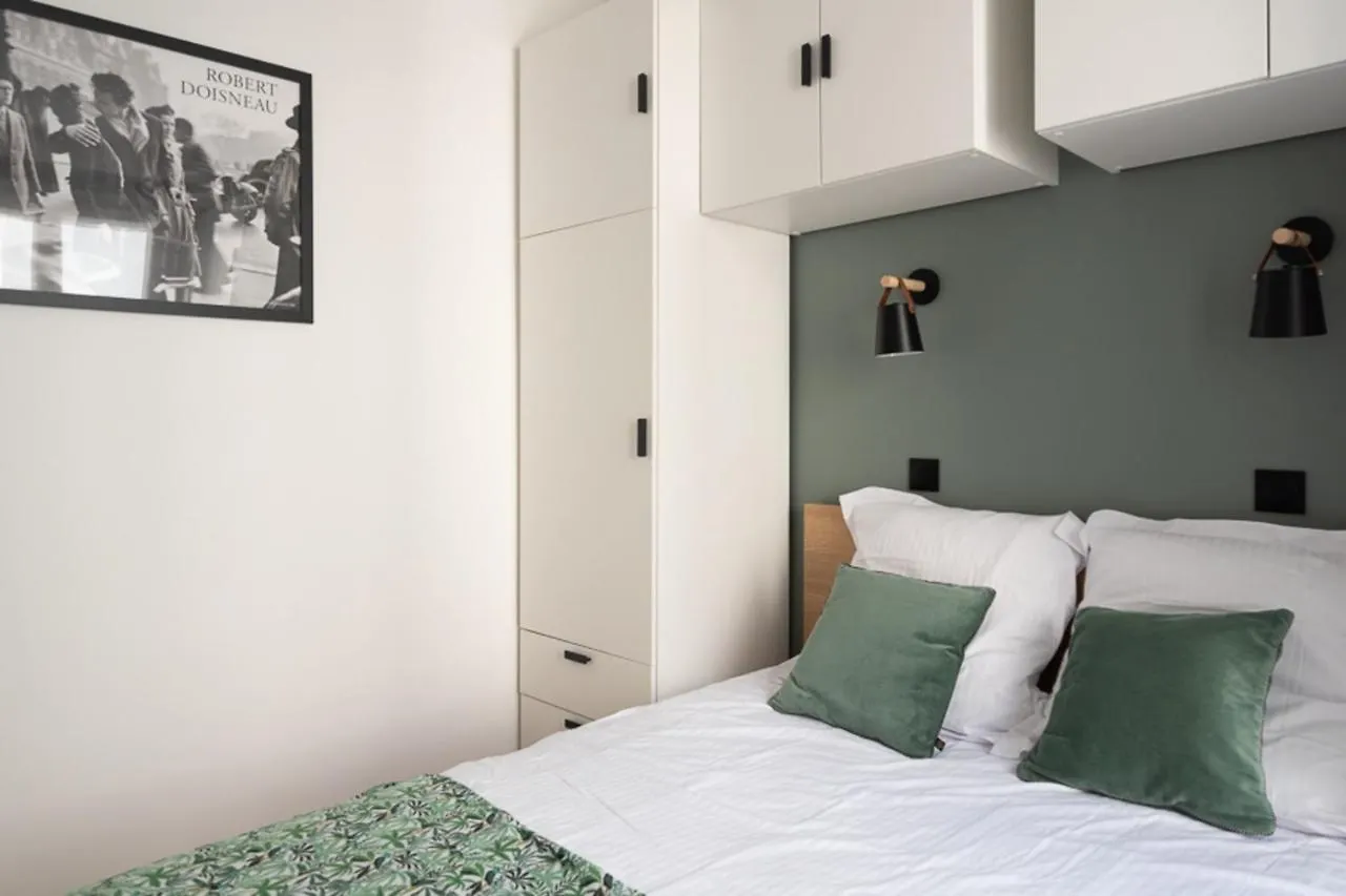 Very Bright Nest Close To Belleville Park Paris 0*,  France